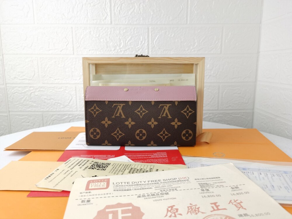 Louis Vuitton Capucines Long Wallet - Picture 3 of 8